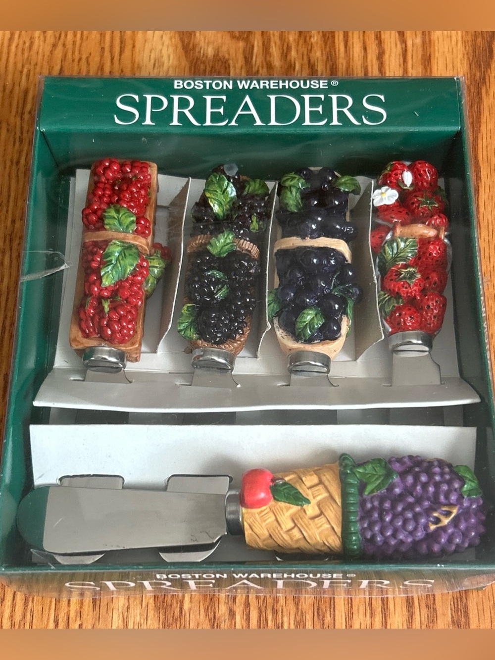 3 Piece Fruit Kitchen Decor Boston Warehouse New in Box Fruit Spreaders - Picture 6 of 10